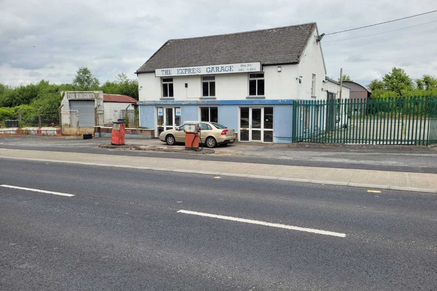 Commercial property for rent in Pallasgreen Village, Pallasgreen, Co