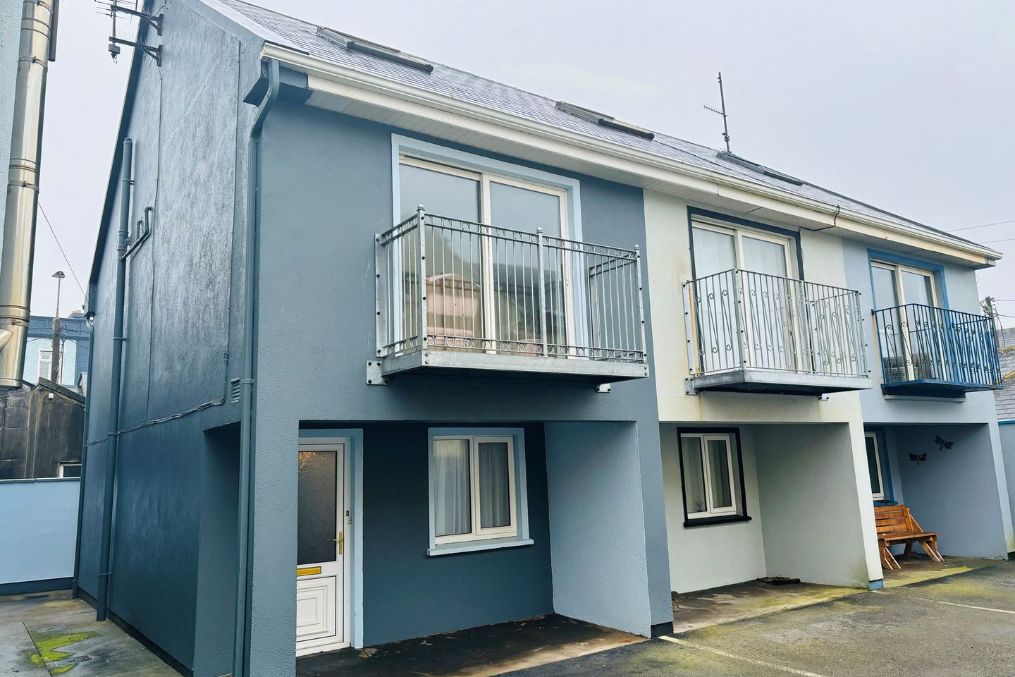 3 The Mews, Promenade, Lahinch, Co. Clare, V95C602