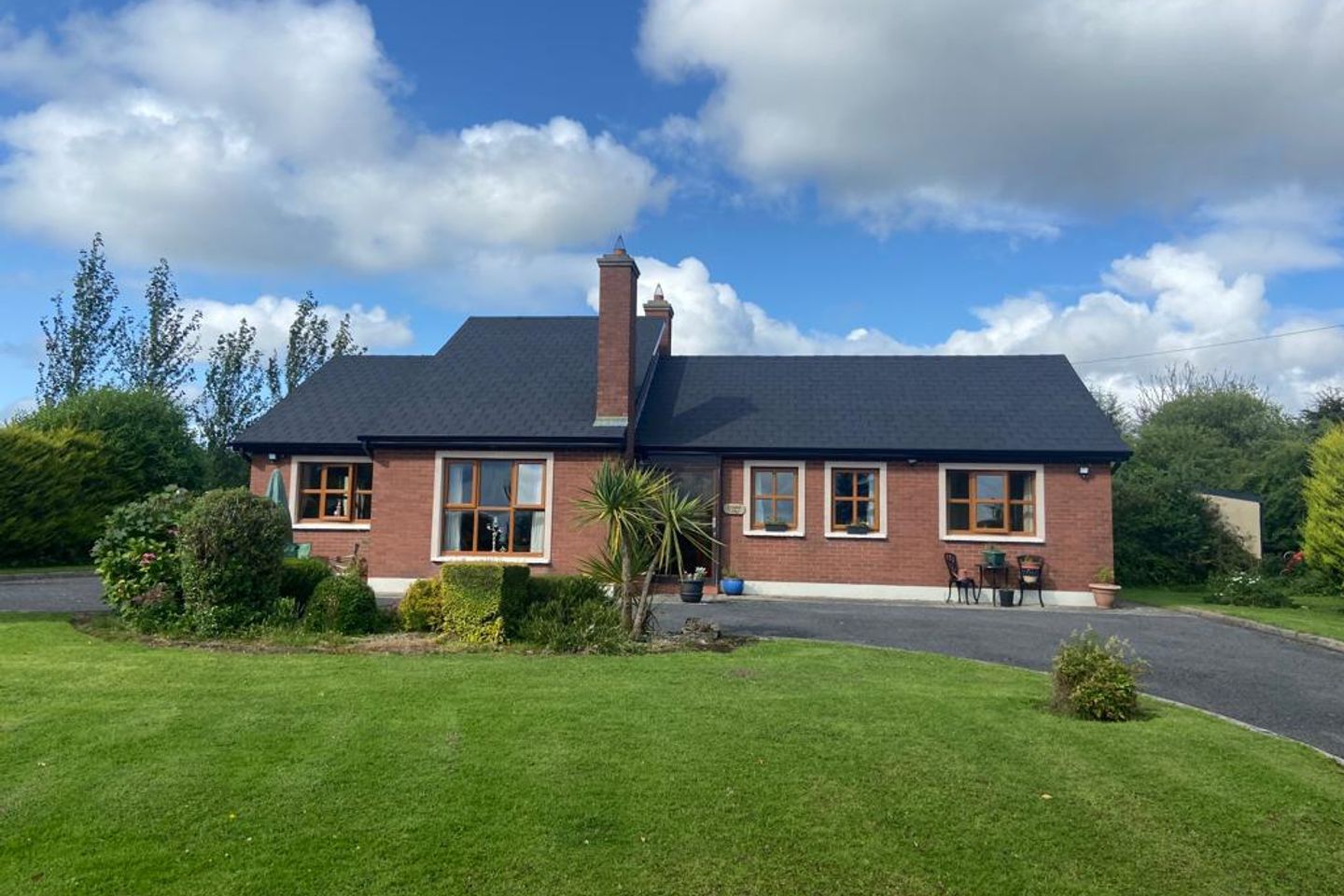 Sunset Lodge, Glann West, Charlestown, Co. Mayo, F12A9W4 is for sale on