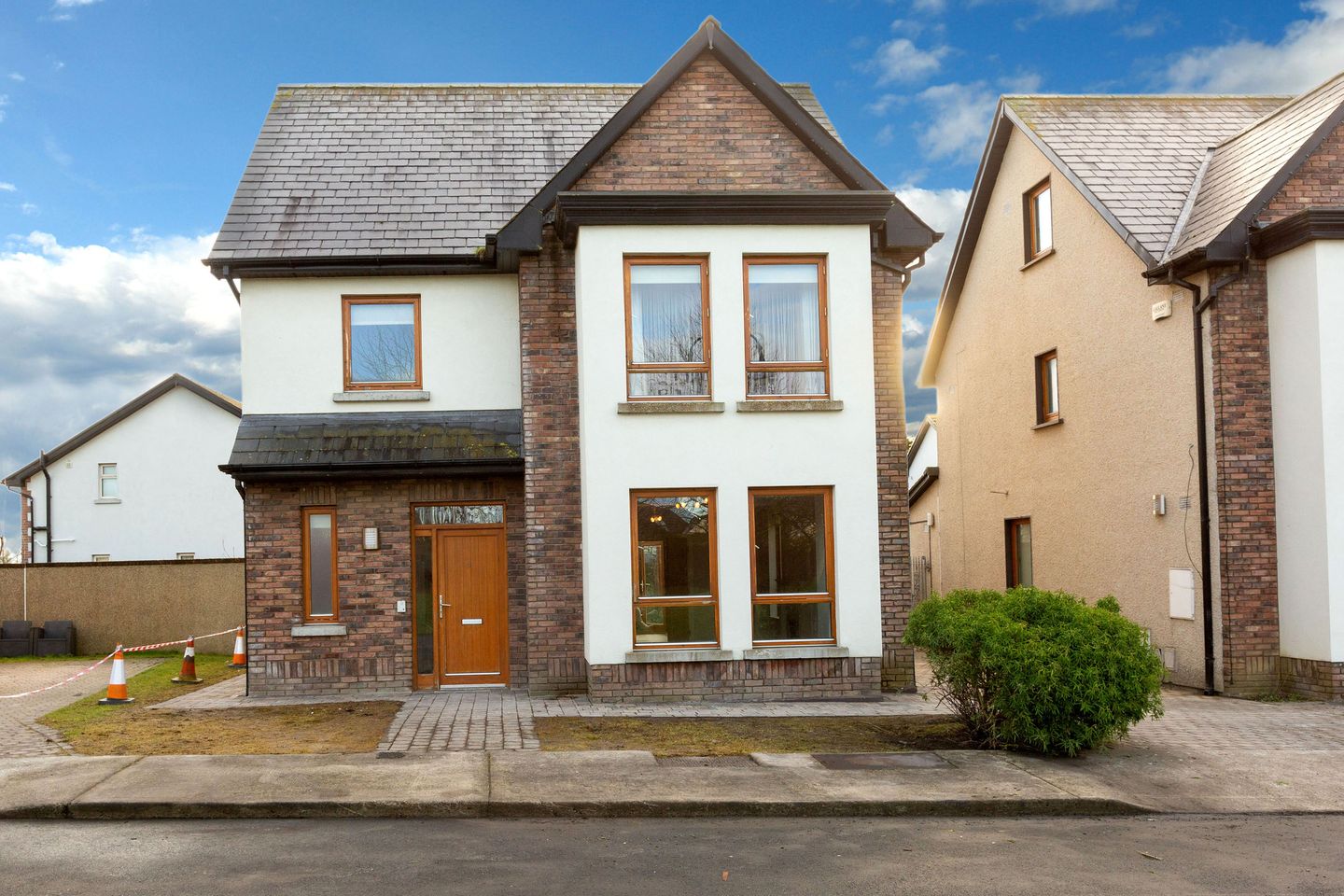 7 Chapelton, Hollystown, Hollystown, Dublin 15, D15DX79 is for sale on