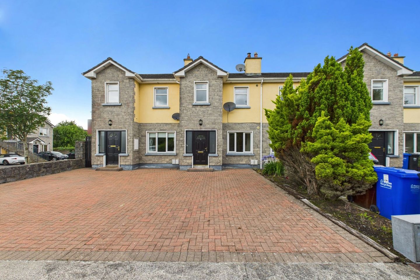 8 Oakwood, Athenry, Co. Galway, H65C990