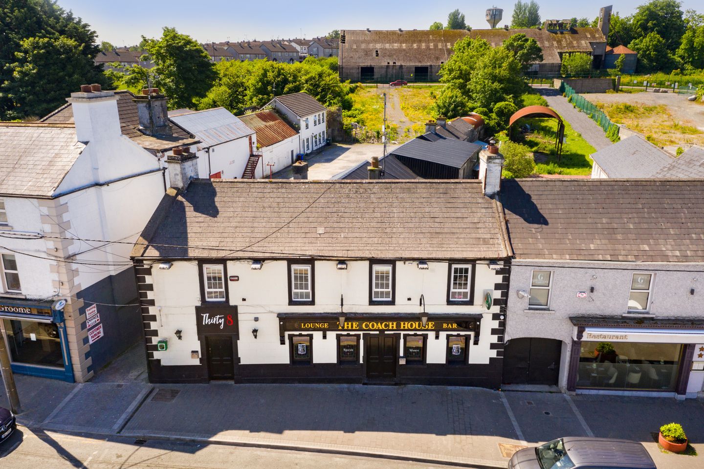 The Coach House Bar & Night Club, 38 O' Connell Sqr, Edenderry, Co. Offaly, R45F867