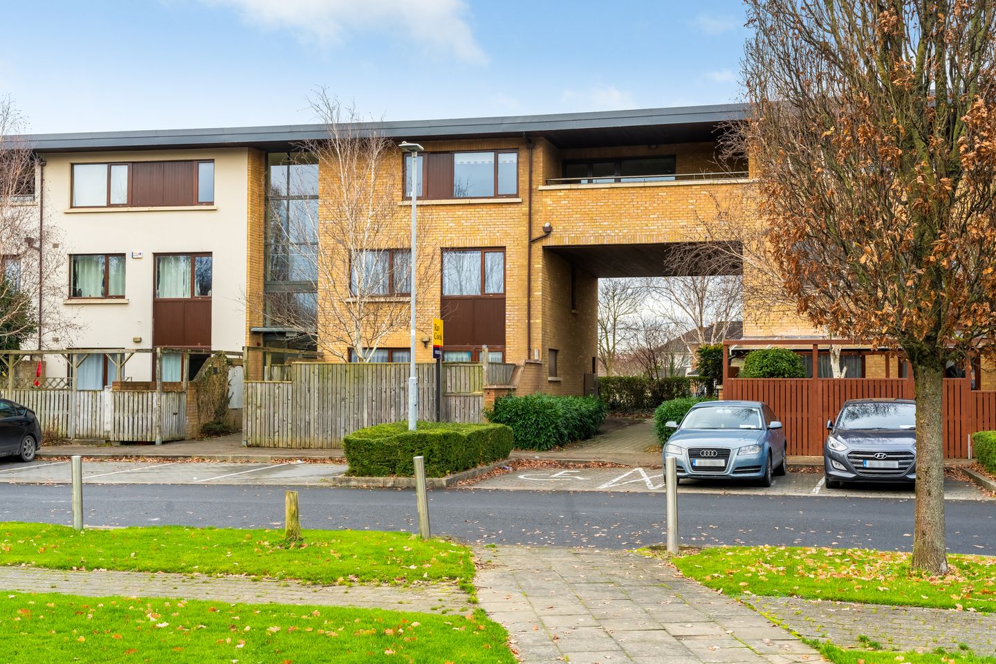 46 Castlegate Crescent, Adamstown, Co. Dublin is for sale on Daft.ie