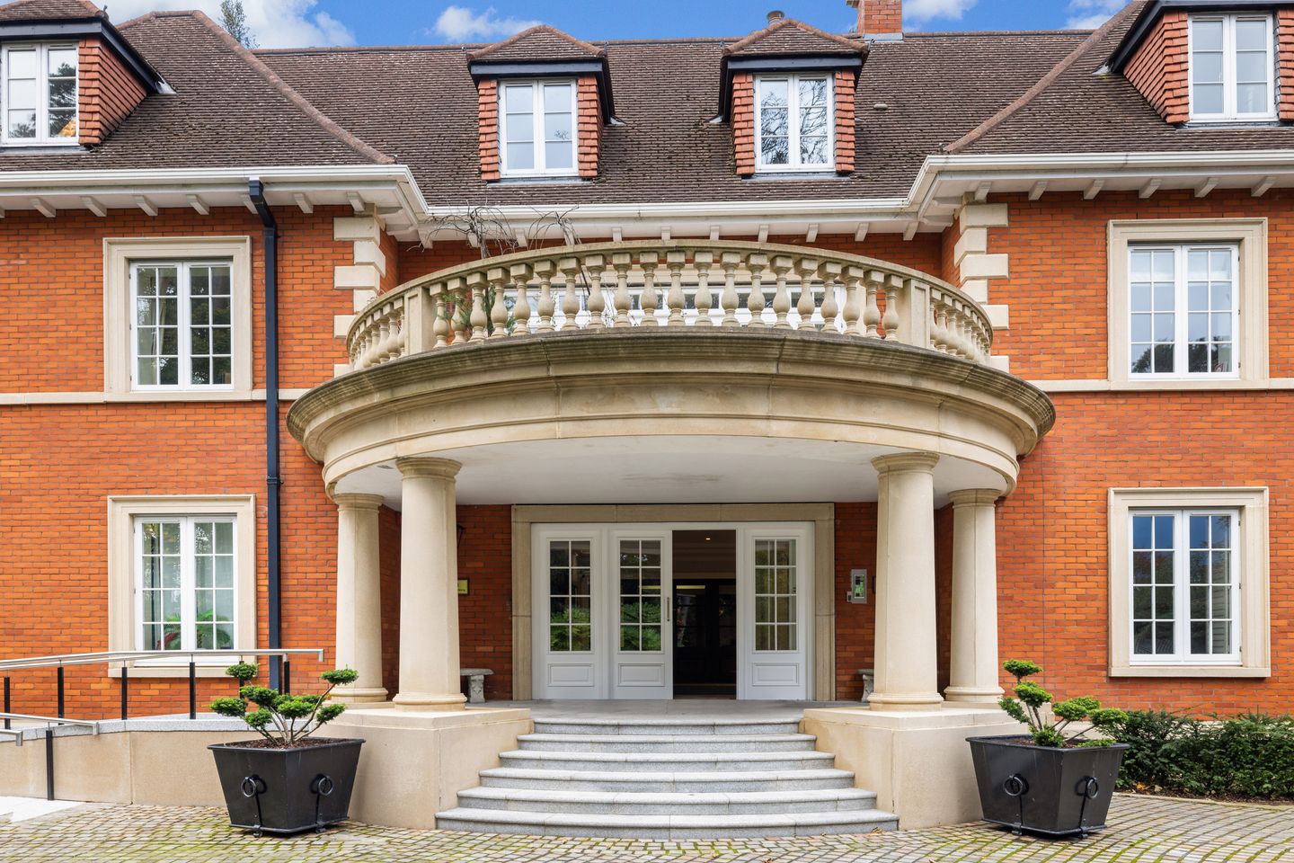 Apartment 37, Hollybrook, Brighton Road, Foxrock, Dublin 18, D18P657