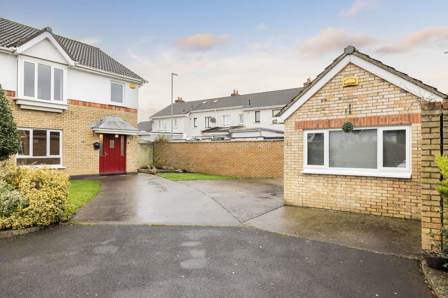 10 Saint Mochta`s Lawn, Clonsilla, Dublin 15, D15C6K2