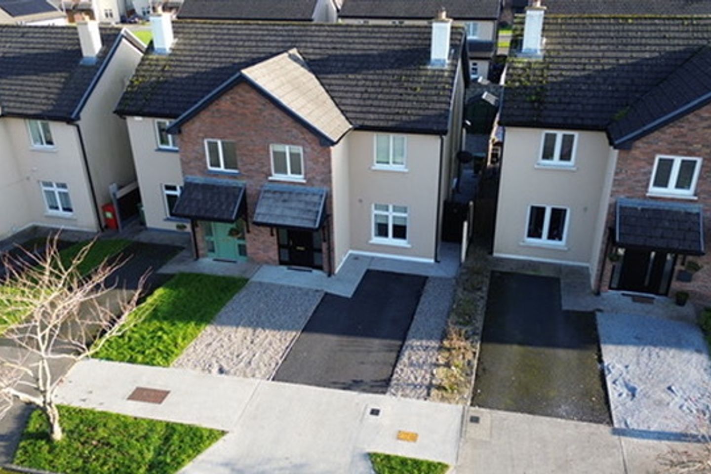 55 Daar River View, Newcastle West, Co. Limerick, V42XP27 is for sale