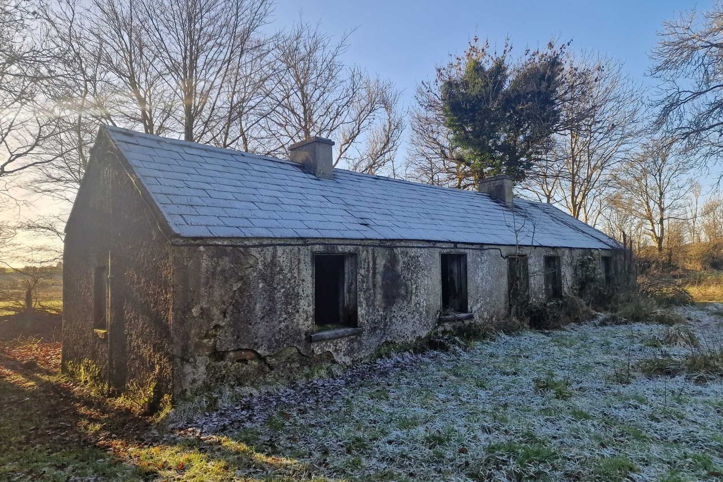 Cottage on C.3.6 acres of land at Glenballythomas, Tulsk, Co. Roscommon