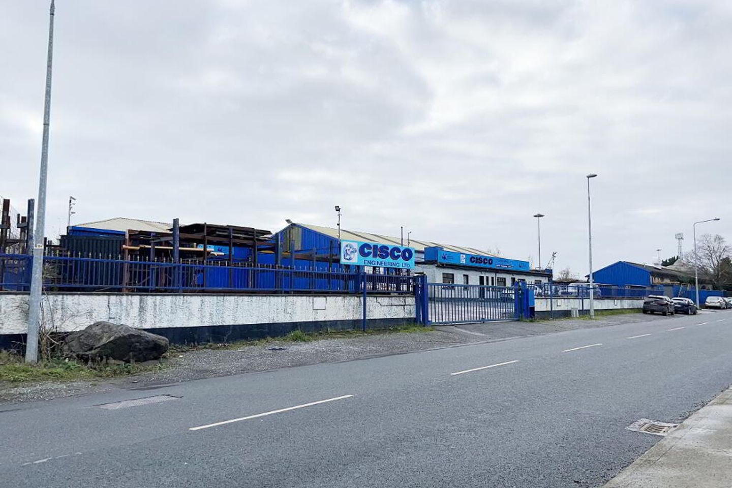 Commercial property for rent in Donore Industrial Estate /(cisco