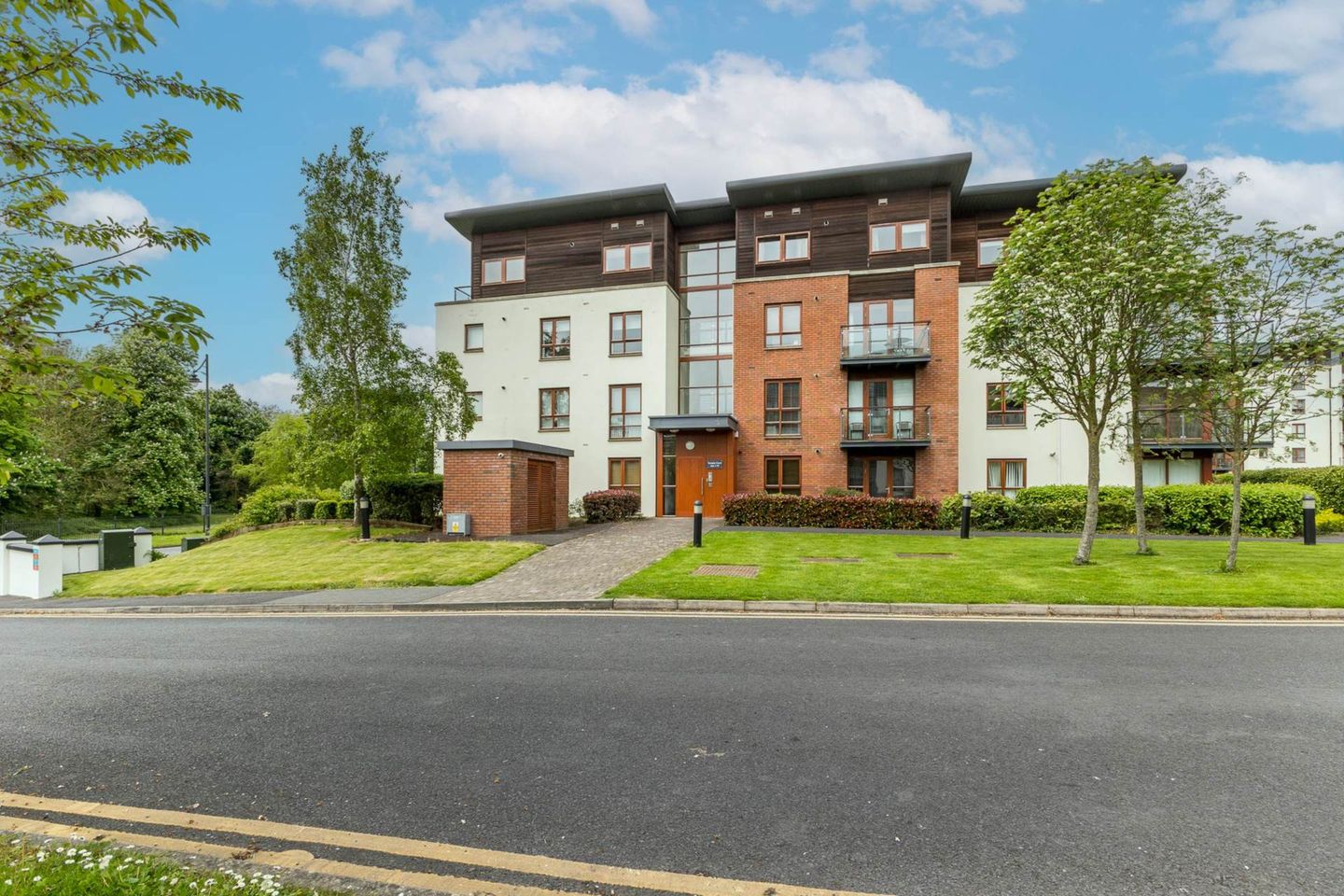Apt 2, Temple Court, Northwood, Santry, Dublin 9, D09AE71 is for sale