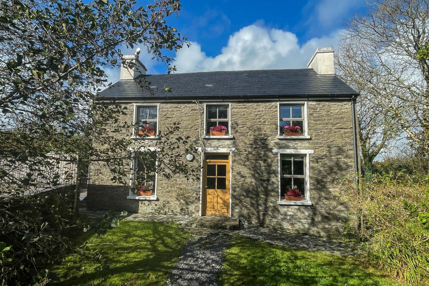 Cairdre Go Deo, Cooragurteen, Ballydehob, Co. Cork, P81D215