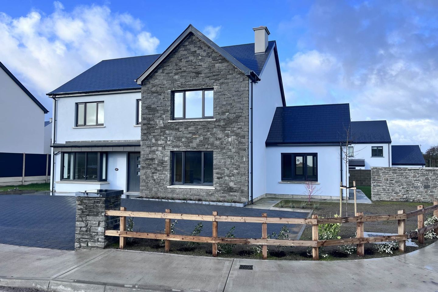 83 An Sruthan Beag, Clogheen, Clonakilty, Co. Cork, P85XK26