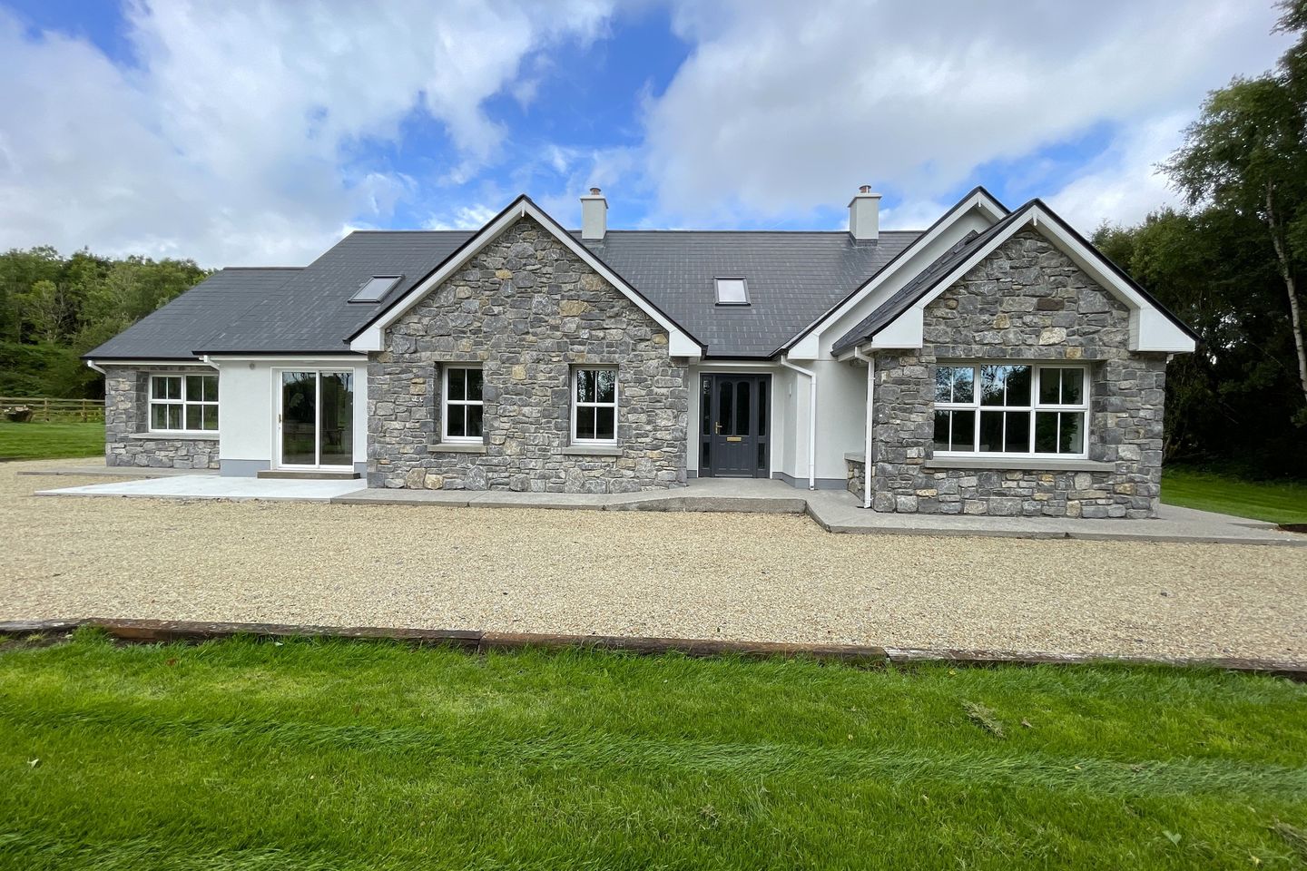 5 Key West, Corrigeenroe, Boyle, Co. F52EW22 is for sale on