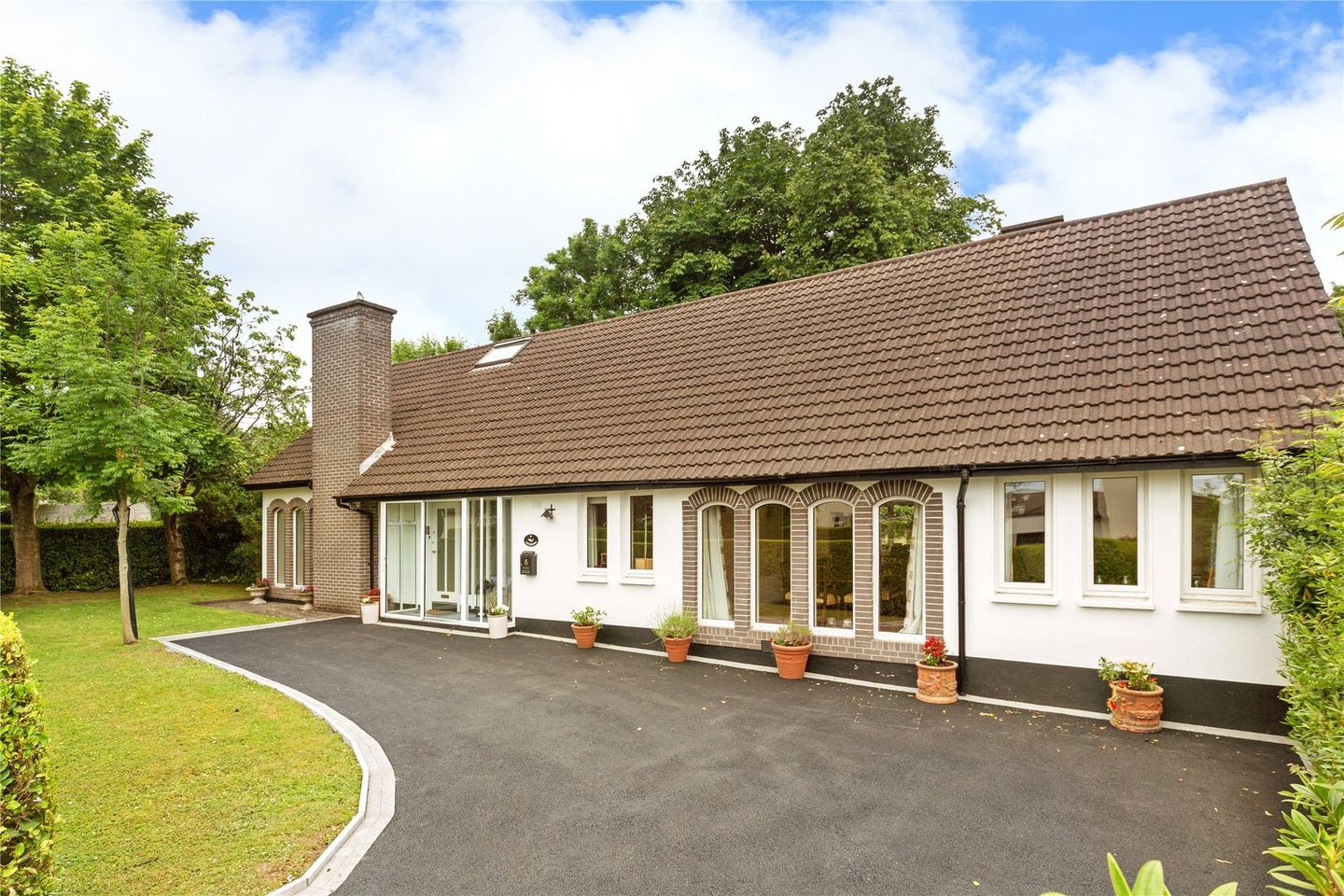 Tenchleigh, 9 The Thicket, Hainault Road, Foxrock, Dublin 18, D18Y9Y0