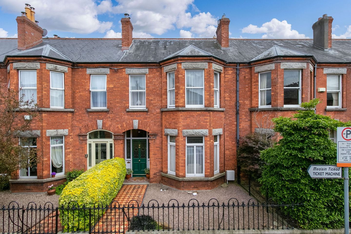 31 Ashdale Road, Terenure, Terenure, Dublin 6, D6WTP96 is for sale on ...