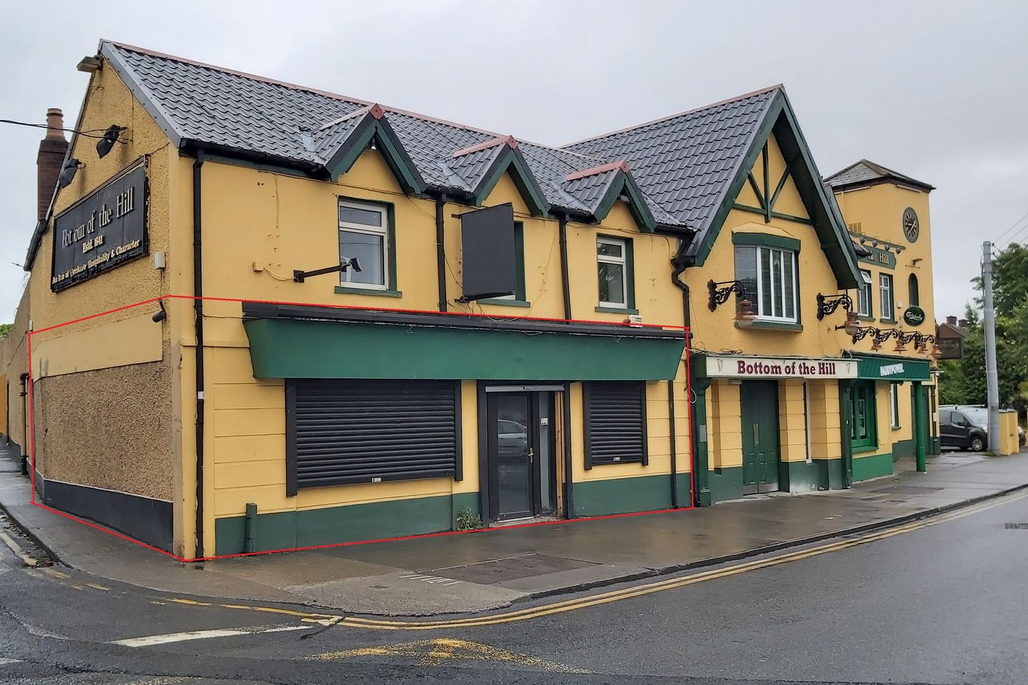 Commercial property for rent in 34 /37 Takeaway Unit at The Bottom of