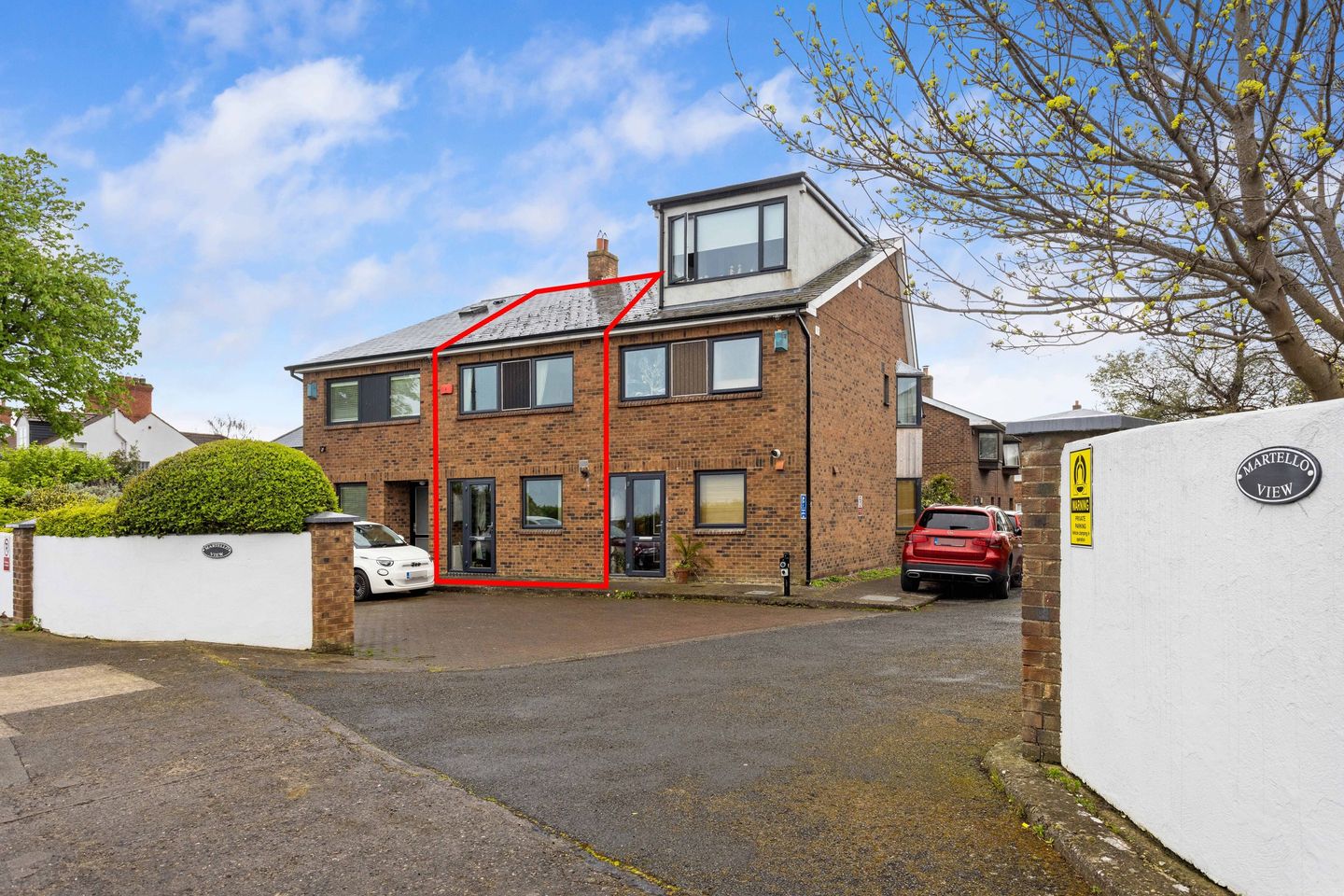 2 Martello View, Strand Road, Sandymount, Dublin 4, D04N8F5 is for sale