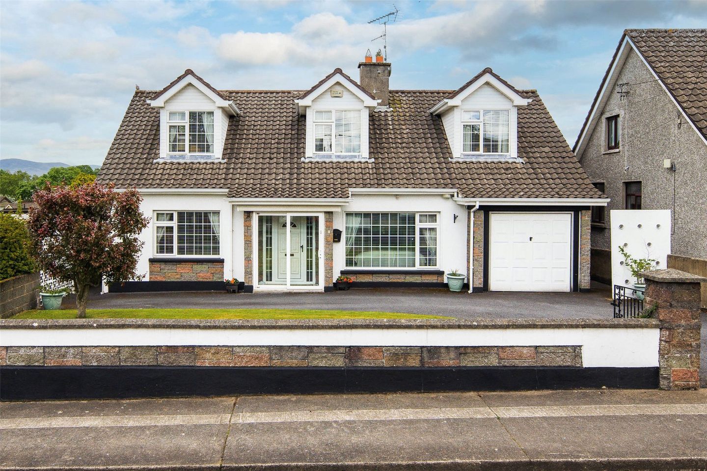 95 Cloneen Drive, Ard Easmuinn, Dundalk, Co. Louth is for sale on Daft.ie