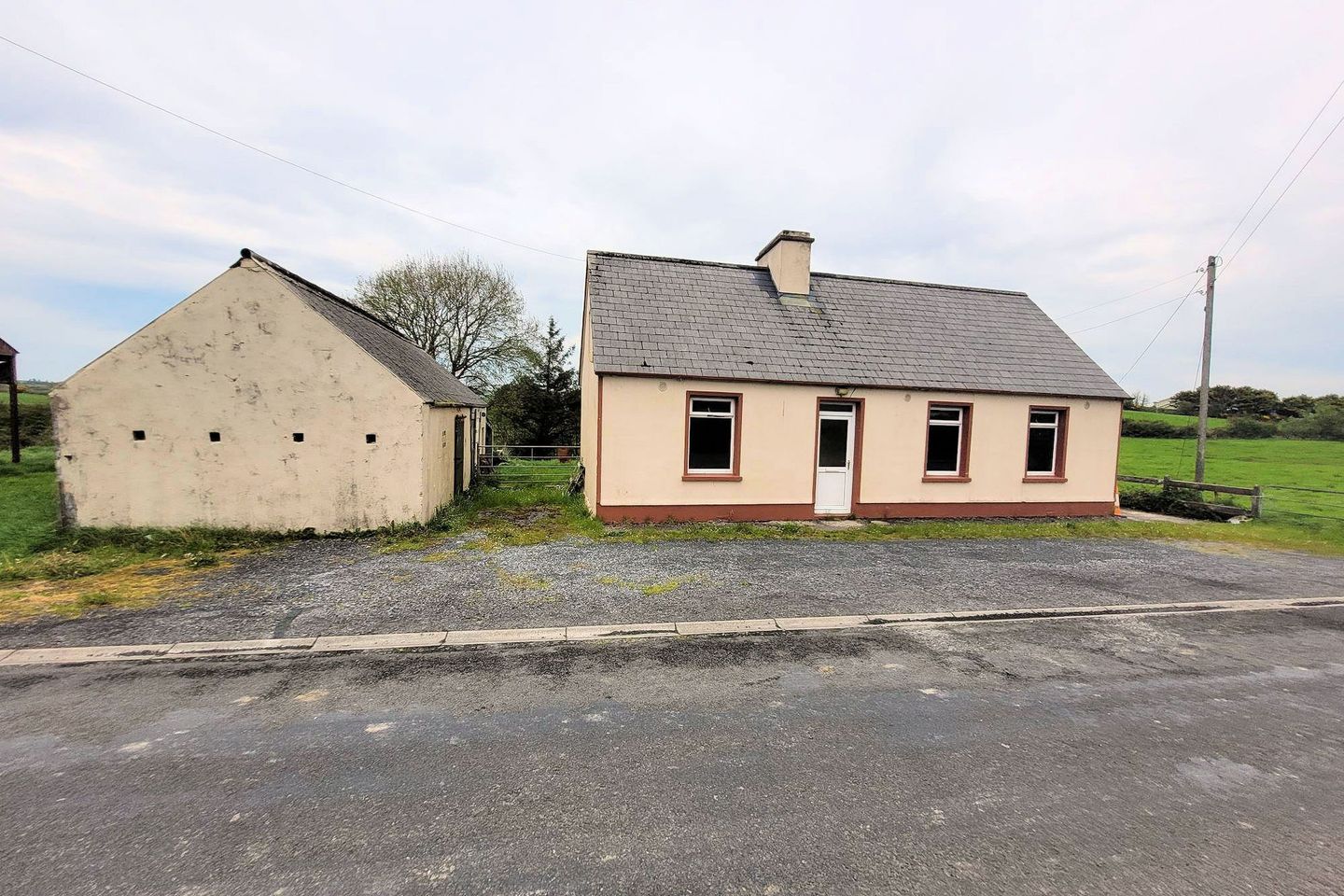 Kilmacduane, Cooraclare, Kilrush, Co. Clare, V15NY51 is for sale on Daft.ie