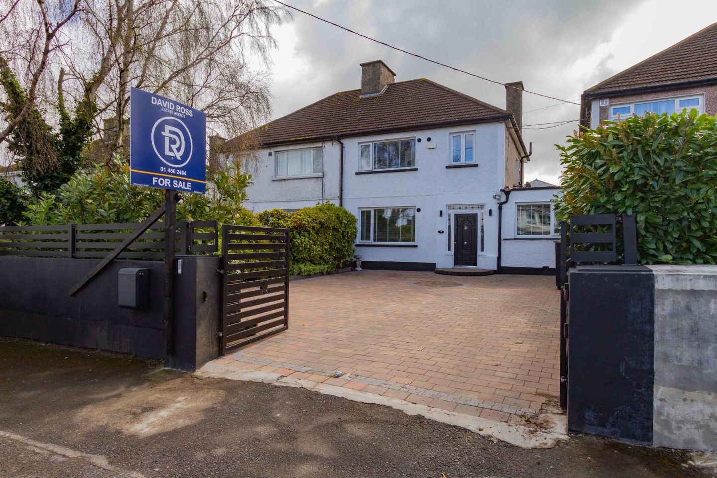 17 Greenhills Road, Dublin 12, Perrystown, Dublin 12, D12Y5Y3 is for
