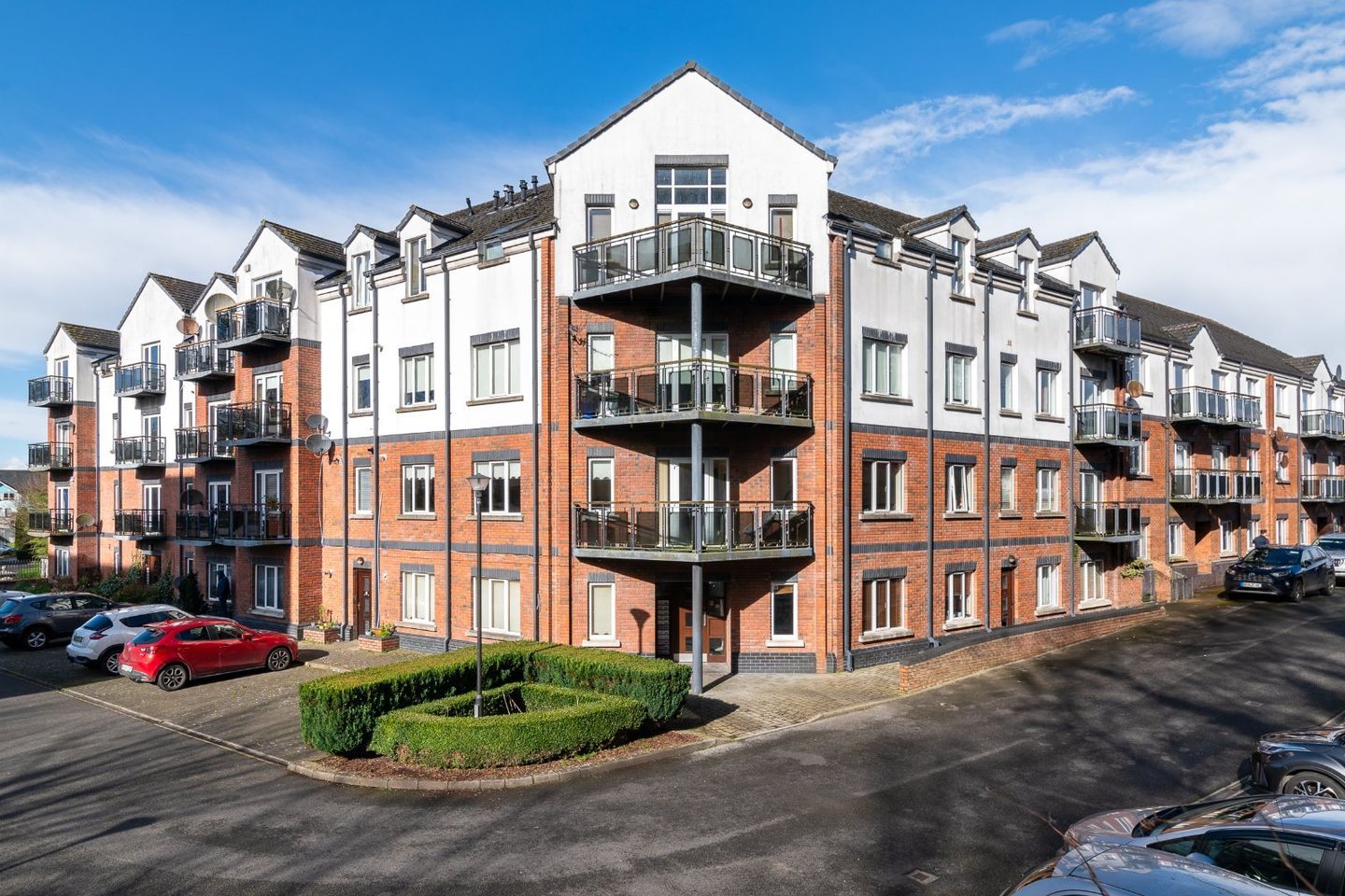 305 Altmore House, Tara Street, Tullamore, Co. Offaly, R35XF57 is for