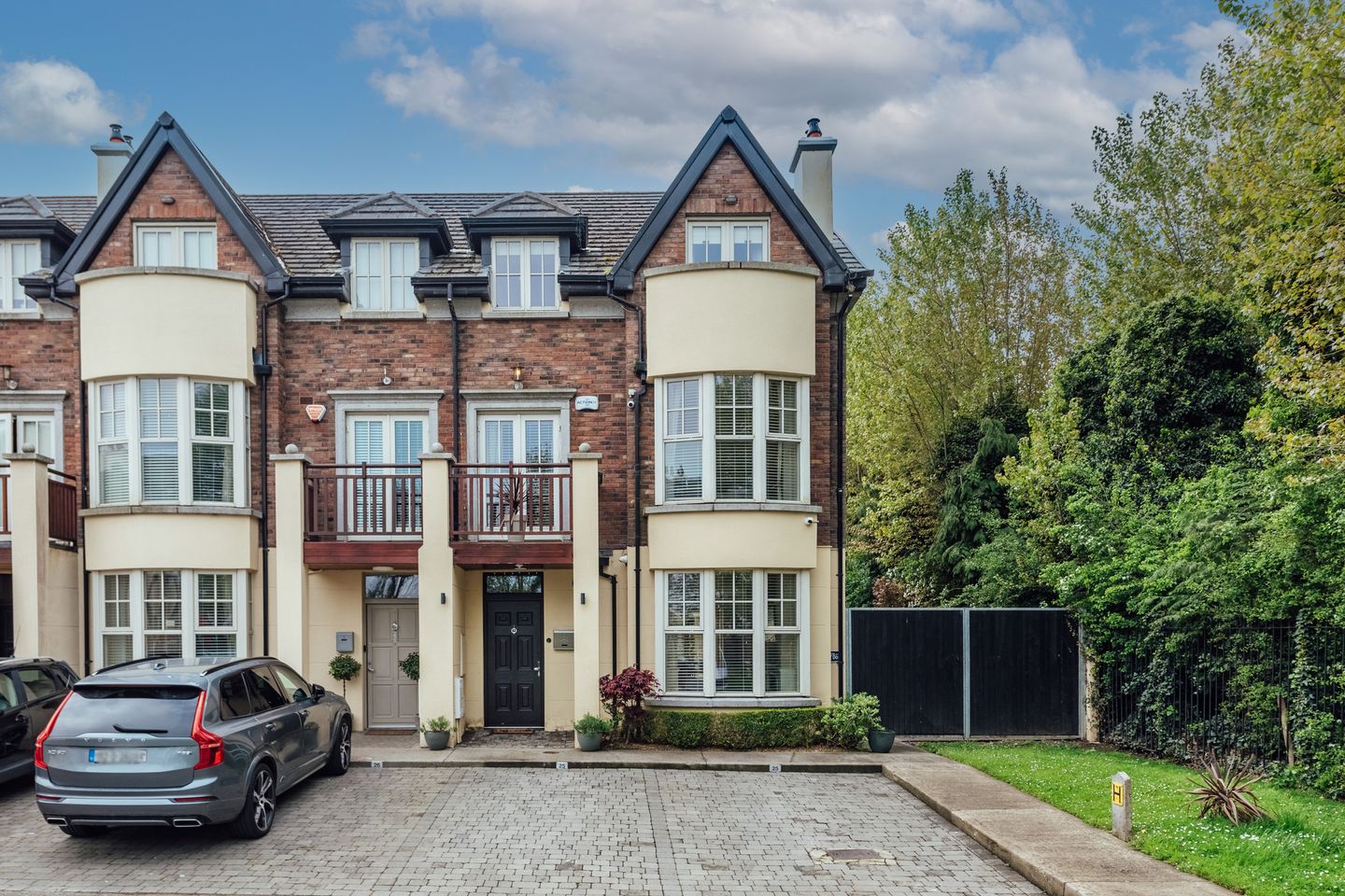 25 Browns Barn Wood, Kingswood, Kingswood, Dublin 22 is for sale on Daft.ie