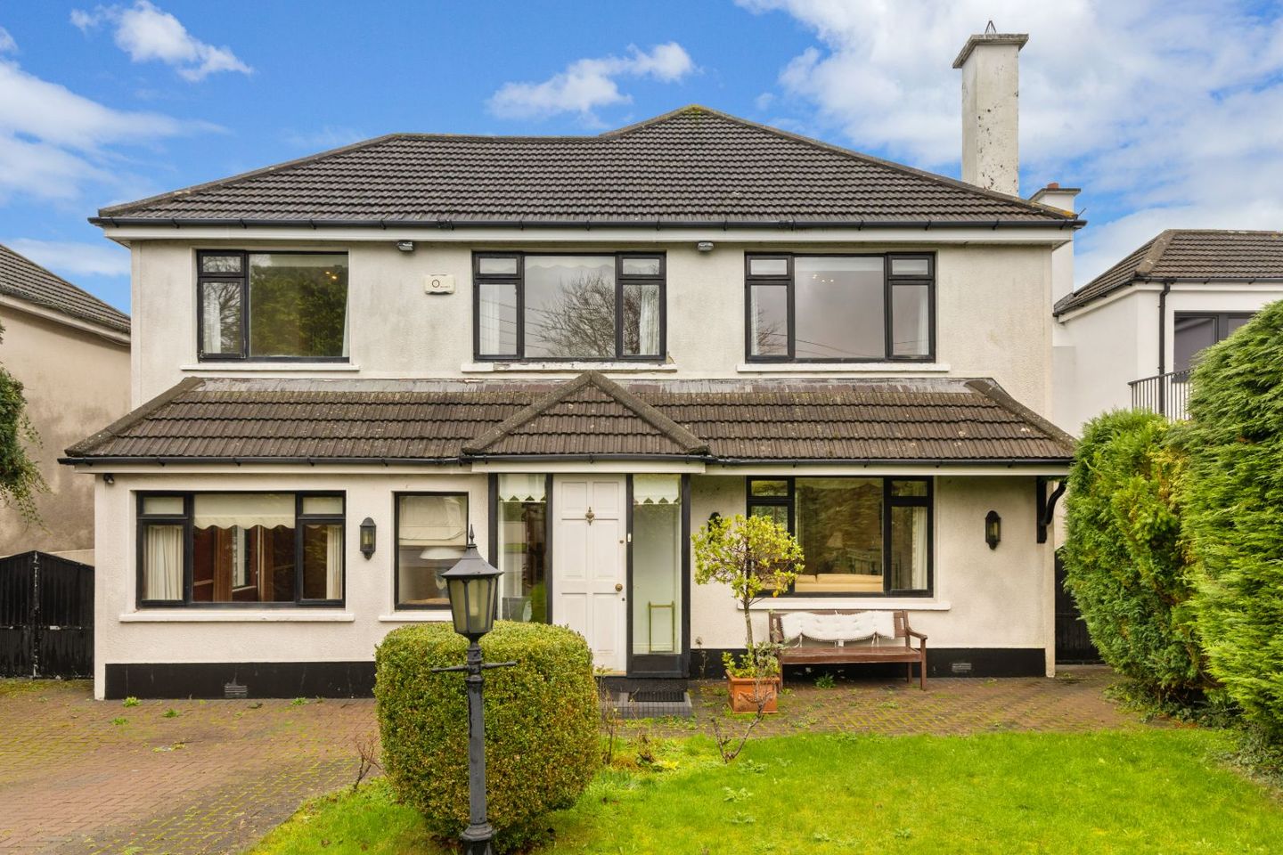 Orana, 28 Hainault Road, Foxrock, Dublin 18, D18H1X8