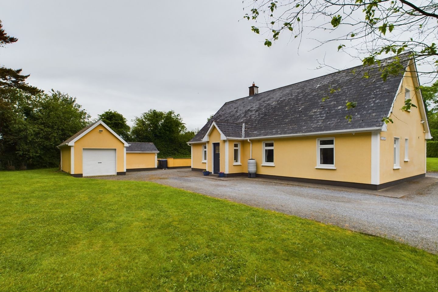 El Clavel, Ballyvass, Castledermot, Co. Kildare, R14HY93 is for sale on