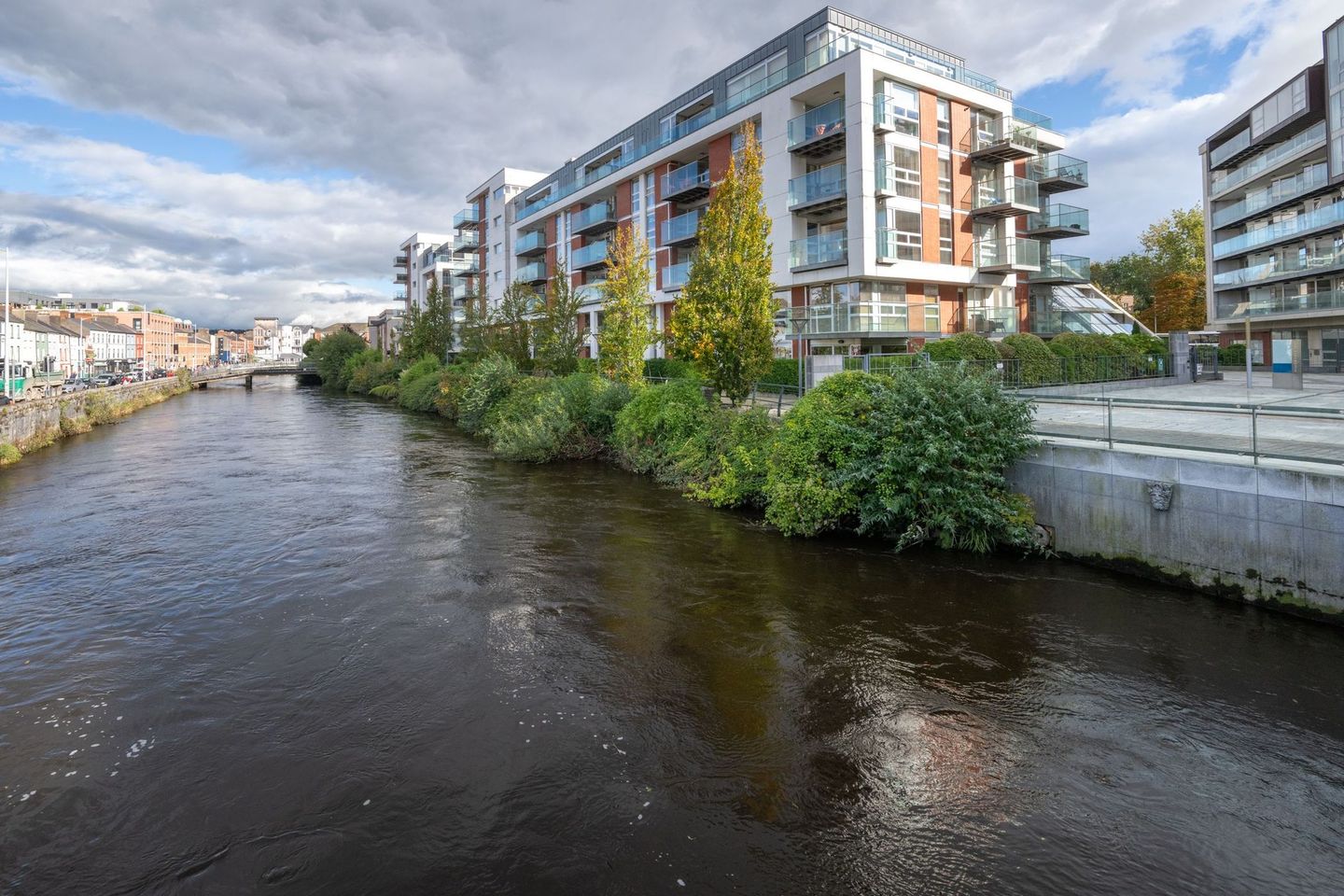 Apartment 10 The Fastnet, Lancaster Gate, Western Road, T12NX28