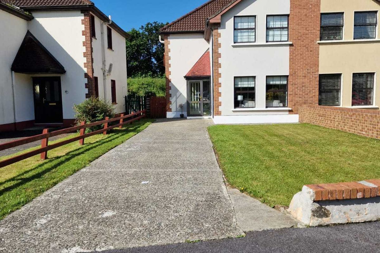 10 Woodford Manor, Ballycasheen, Killarney, Co. Kerry, V93X94C is for