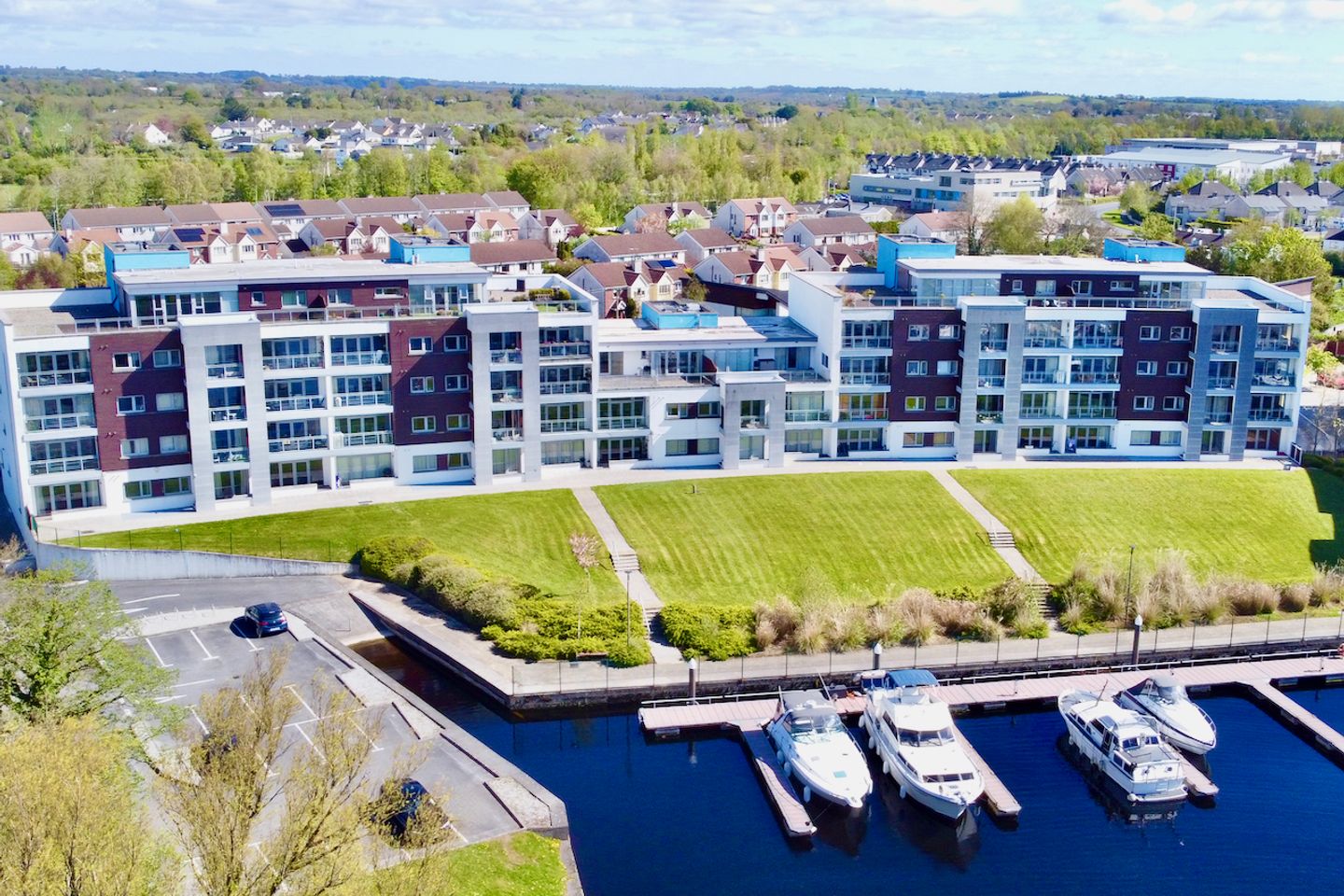 102 Jolly Mariner Marina, Coosan, Athlone, N37V291 is for sale on Daft.ie