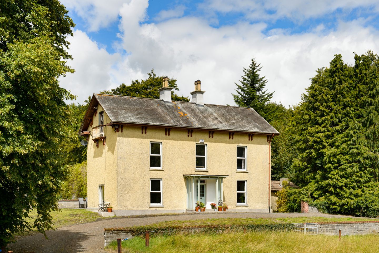 Ashbrook House, Dromakeenan, Roscrea, Birr, Co. Offaly, E53PV21 is for