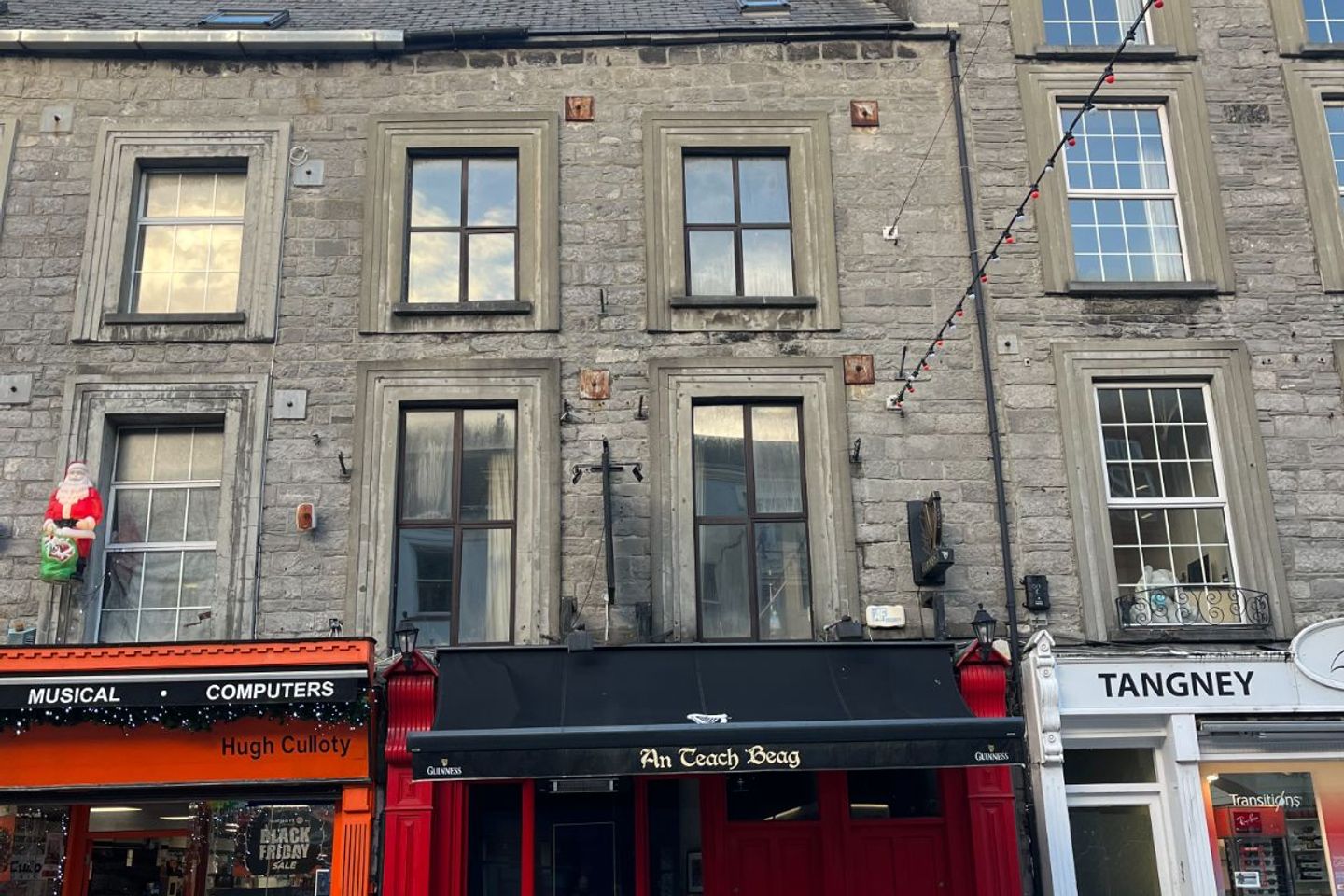 An Teach Beag, 27 The Mall, Tralee, Co. Kerry, V92HN40