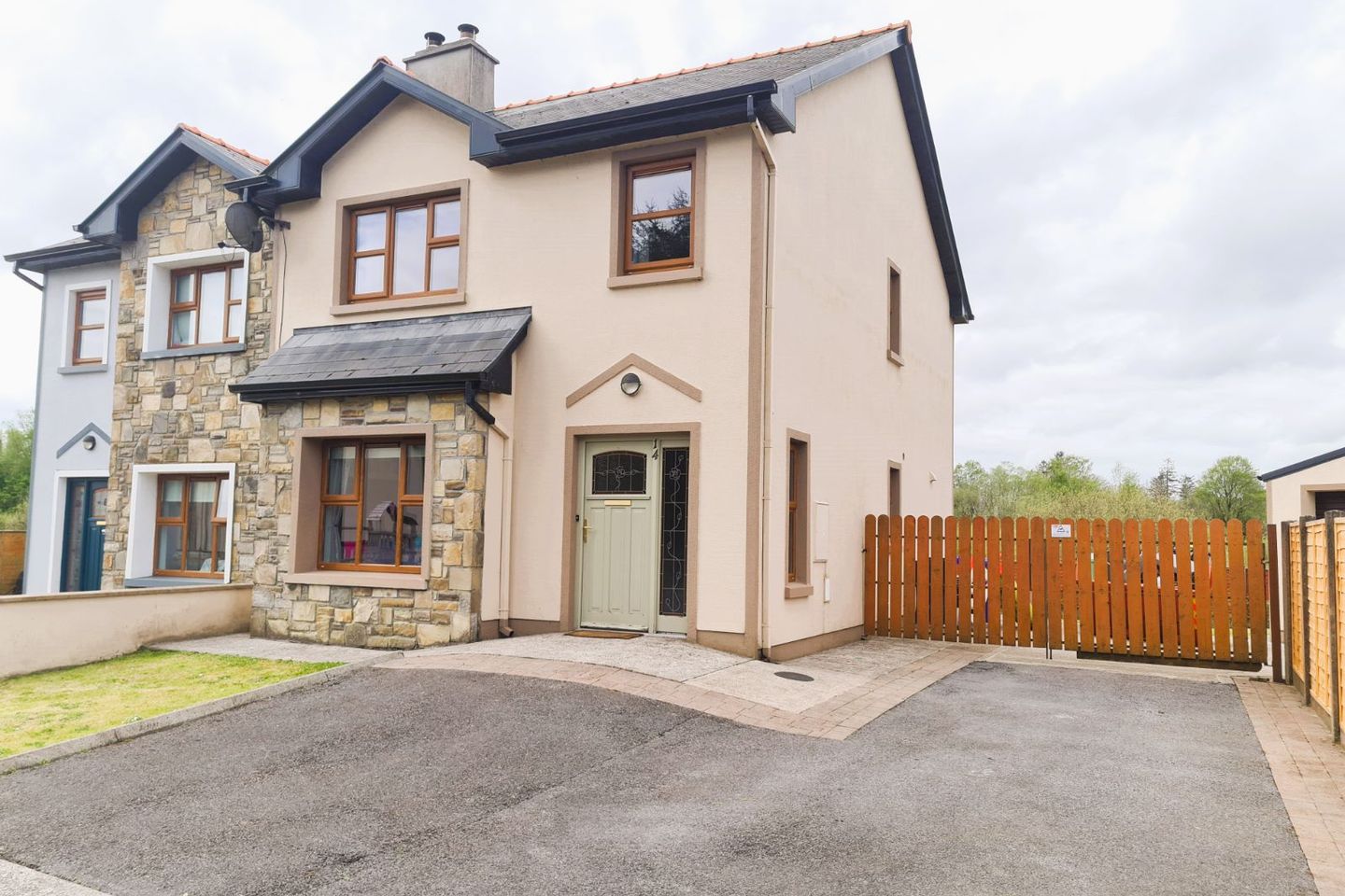 14 Cois Abhainn, Kilmovee, Kilmovee, Co. Mayo, F45F384