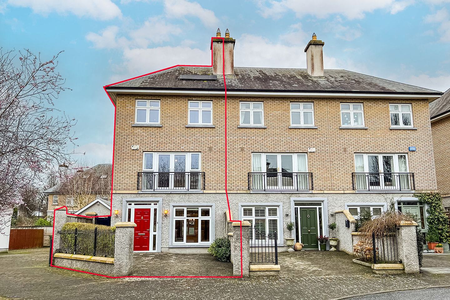 27 College Square, College Road, Kilkenny, Co. Kilkenny, R95E1C9 is for