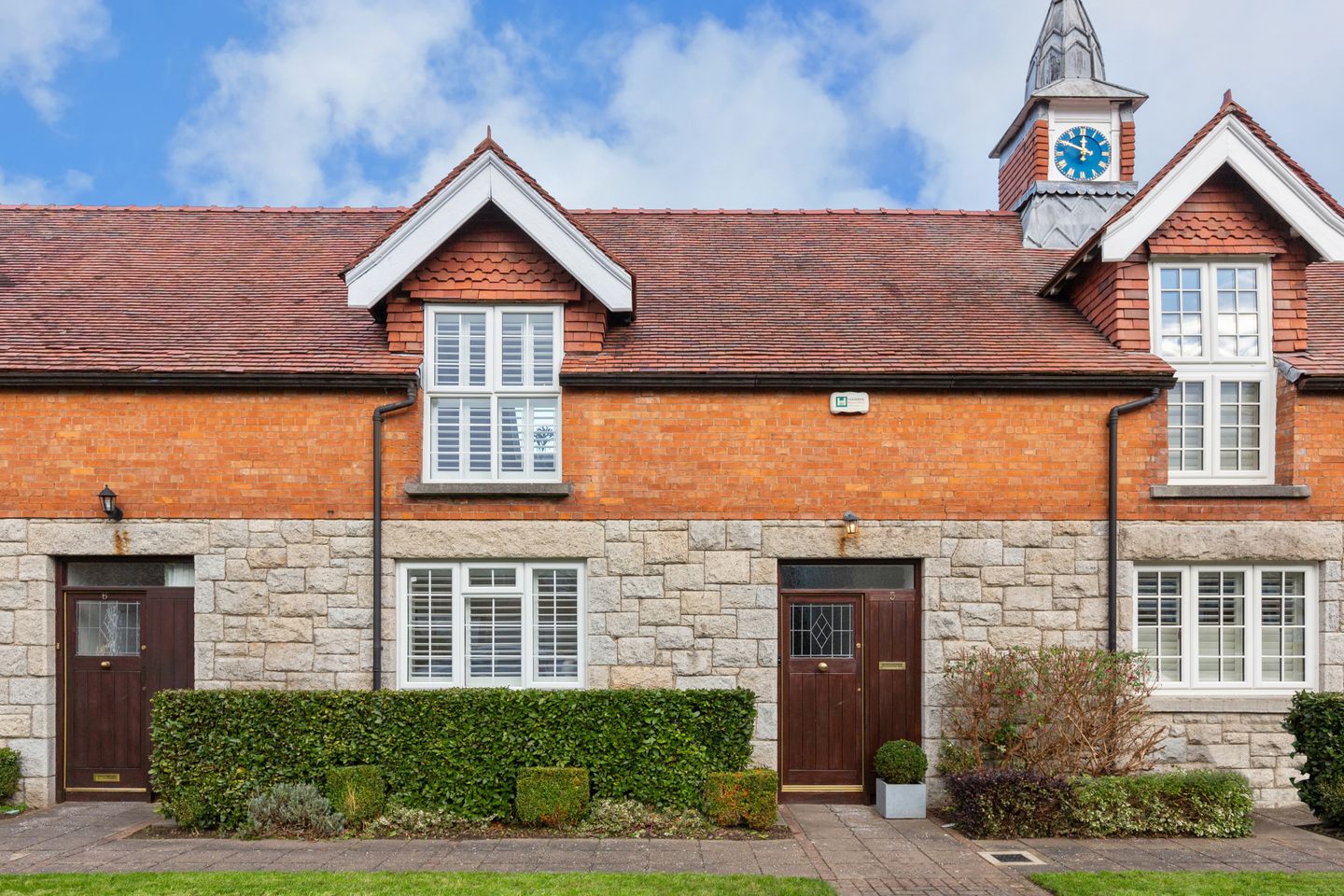 5 The Stables, St Helen's Wood, Booterstown, Co. Dublin, A94NT04 is for