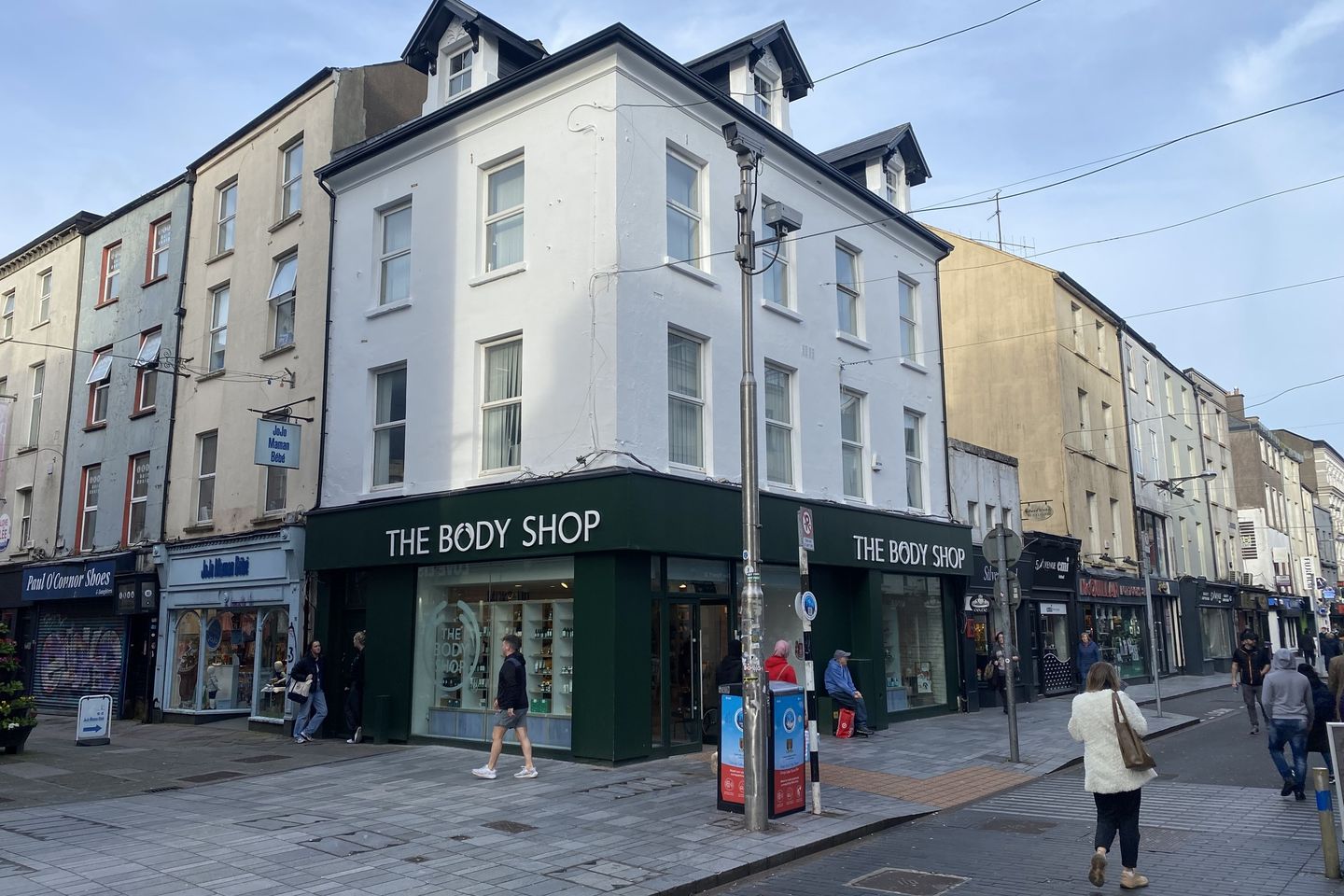 Commercial property for rent in 82/83 Oliver Plunkett Street & Princes