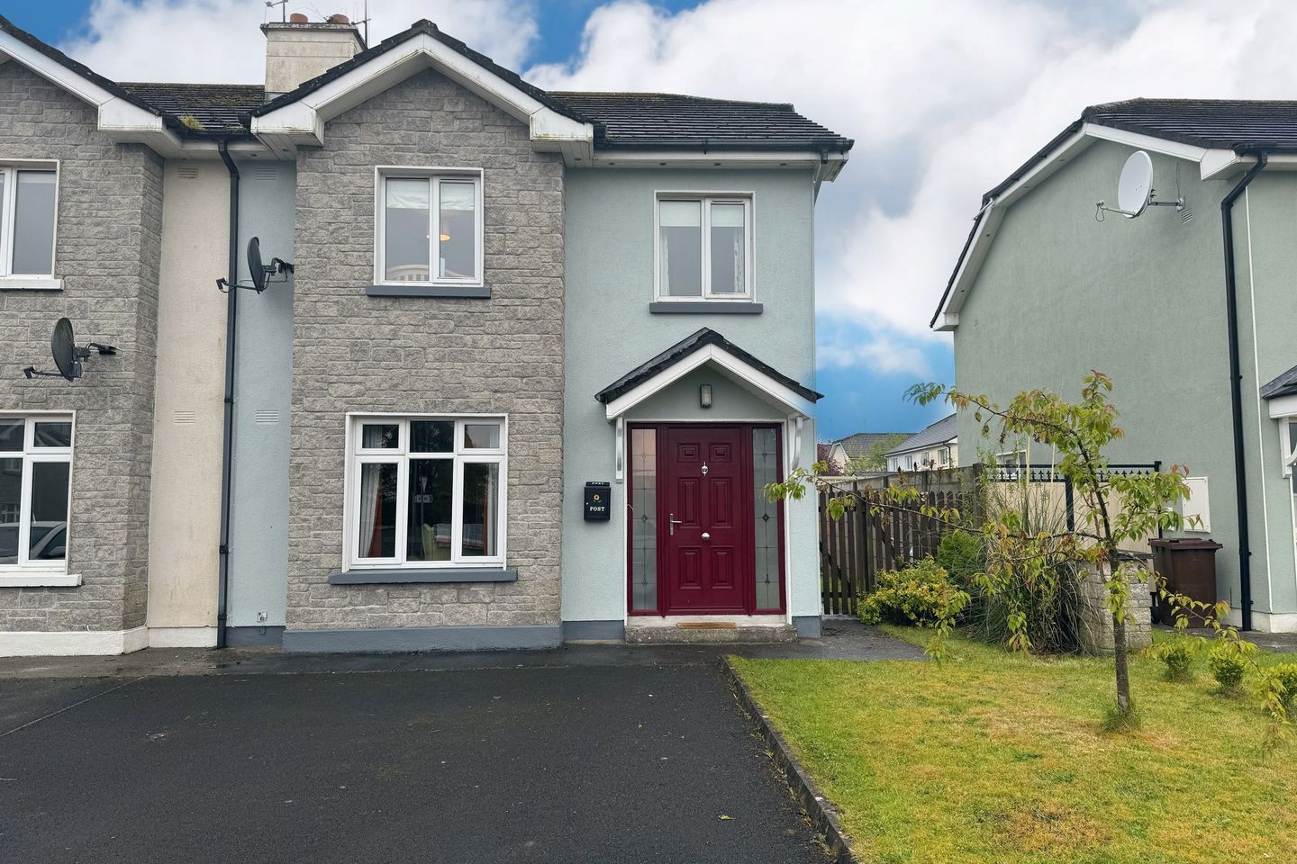 17 Caisléan Óir, Athenry, Co. Galway, H65W938 is for sale on Daft.ie