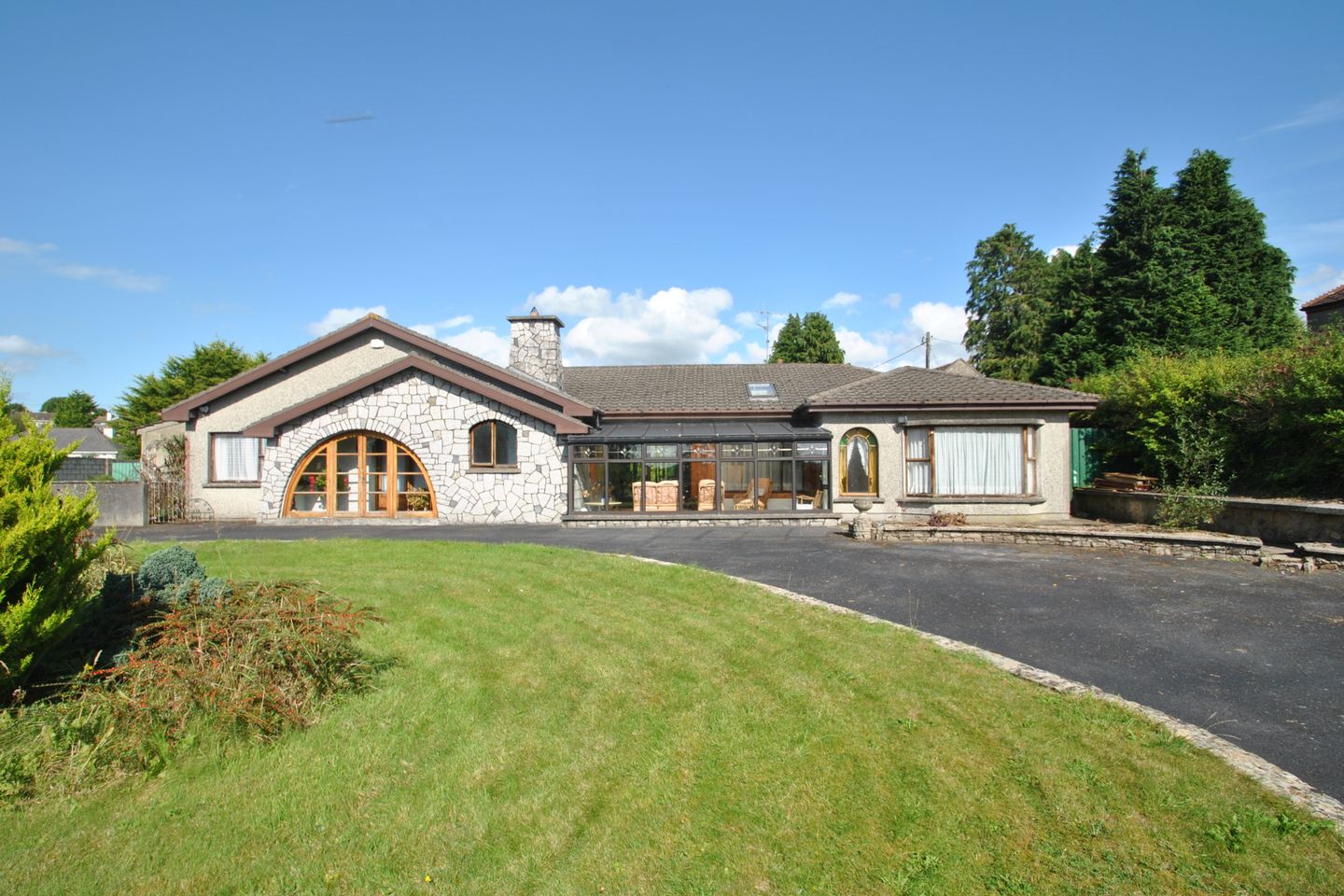 Cregganbell, Birr Road, Roscrea, Co Tipperary, E53E278 is for sale on
