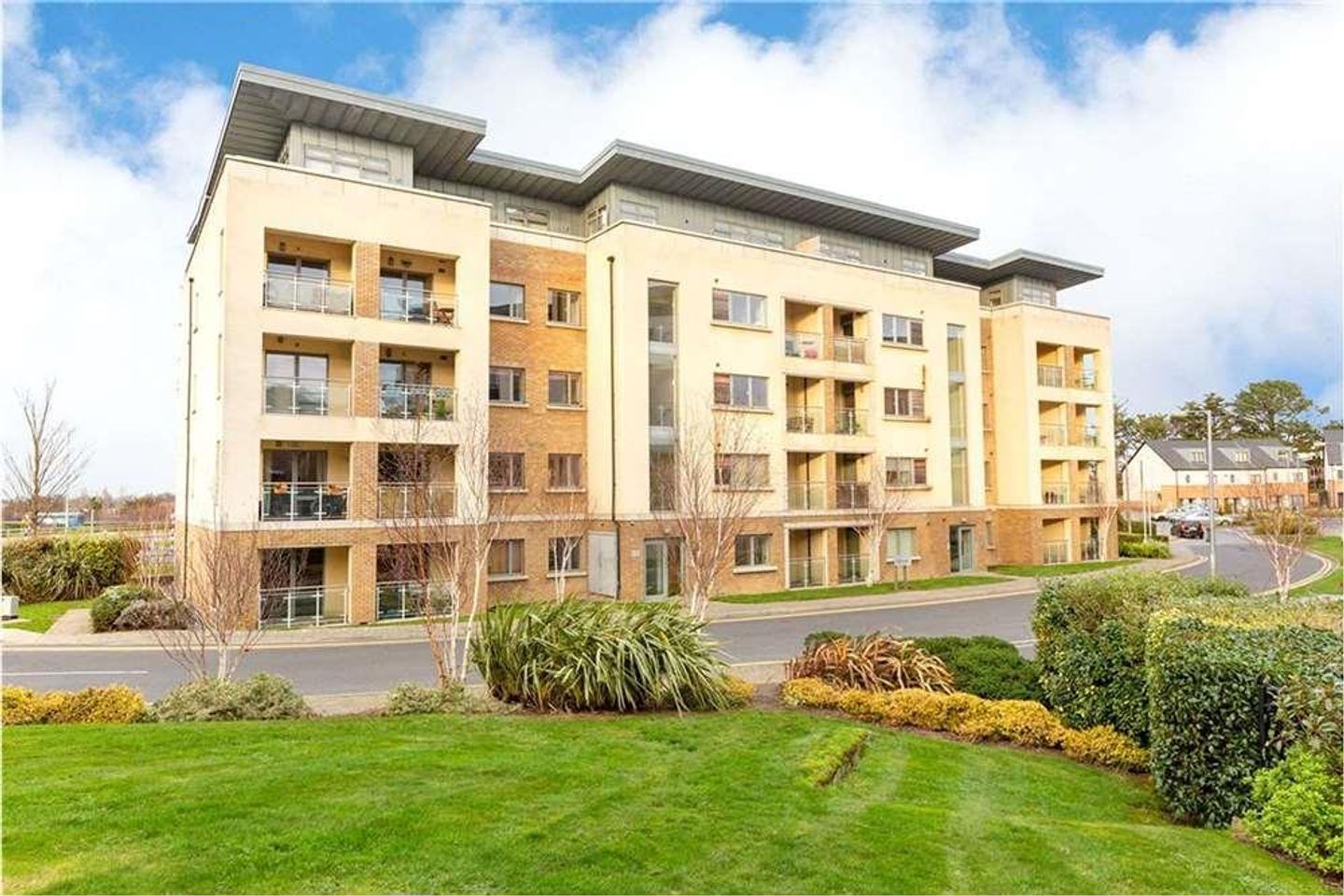 16 Oak House, Carrickmines Green, Carrickmines, Dublin 18, D18E025 is