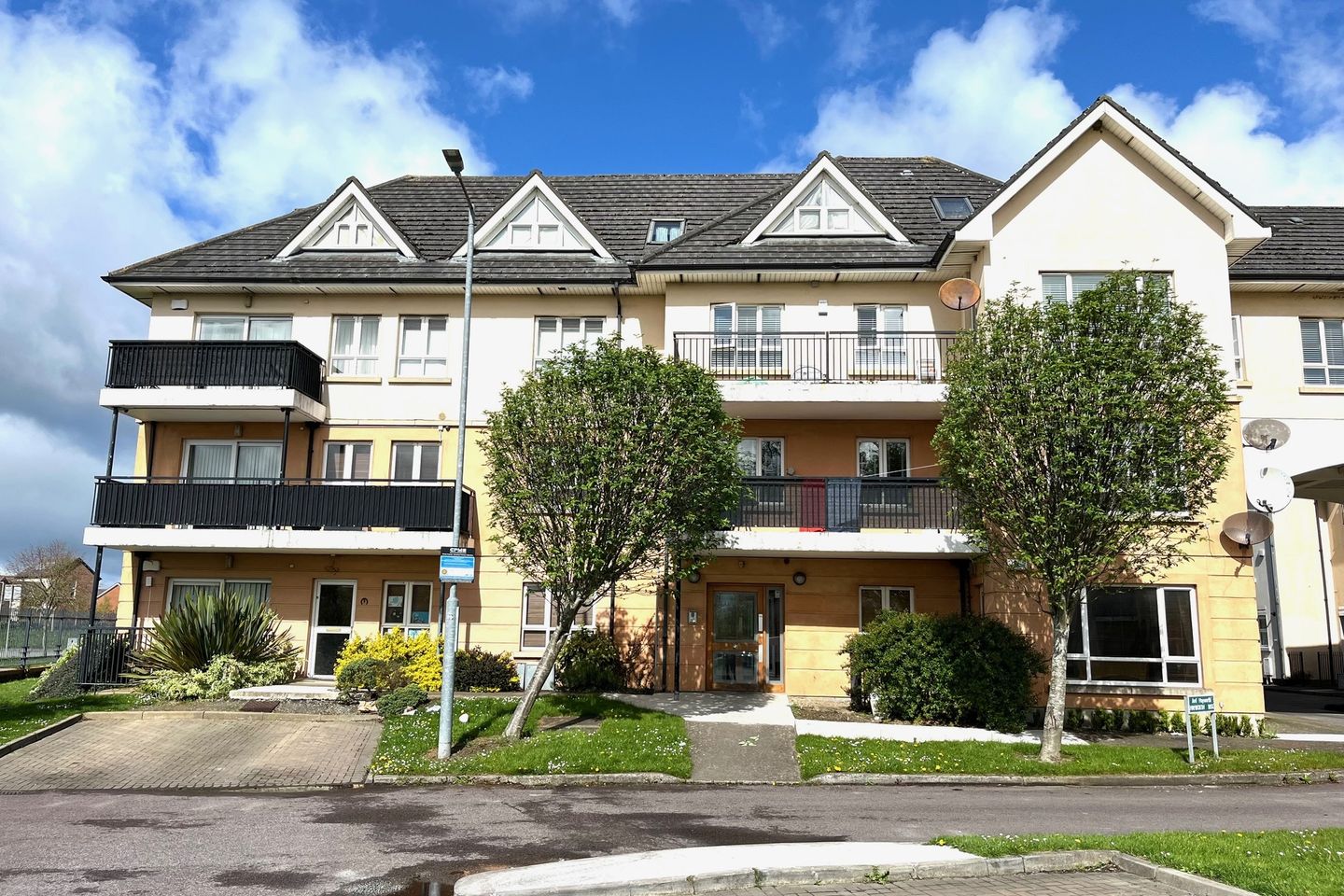 4 Hayworth Rise, Ongar Park, Ongar, Dublin 15, D15PEX4 is for sale on