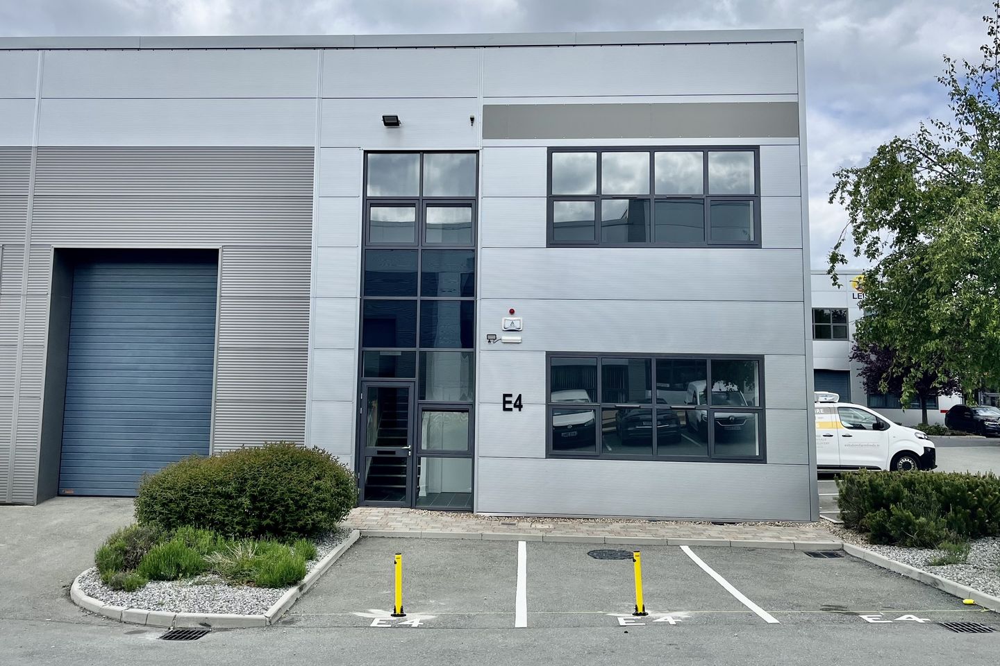 Commercial property for rent in Unit E4, Baldonnell Business Park, Naas