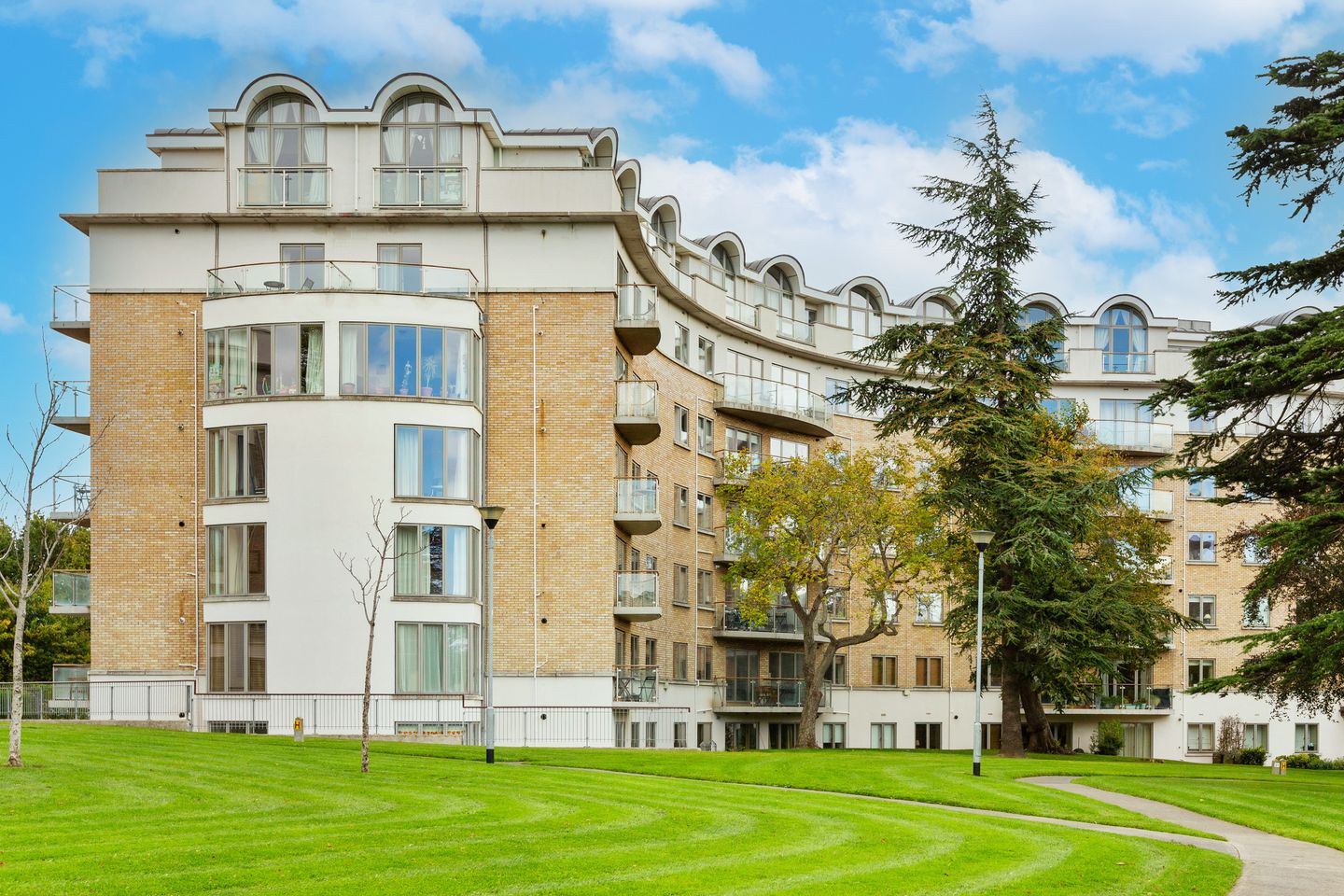 Apartment 4, The Oaks, Dundrum, Dublin 16, D16TR88 is for sale on Daft.ie