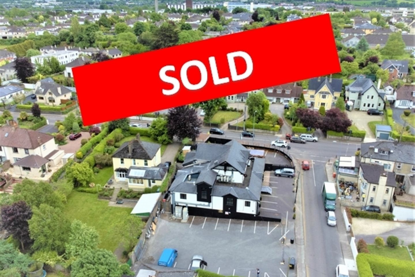 Commercial property for sale in Rendezvous Bar and Grill, Model Farm