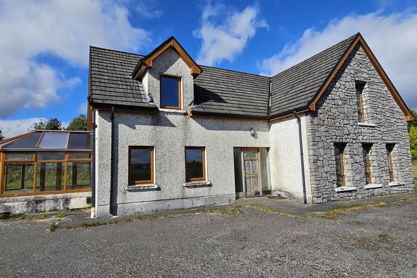 2 Radharc an Bhaile, Dowra Road, Dromshambo, Drumshanbo, Co. Leitrim