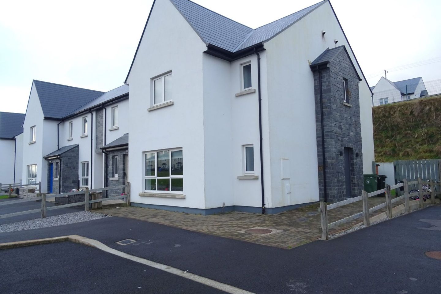 24 The Grange, Donegal, Donegal Town, Co. Donegal, F94VYH4