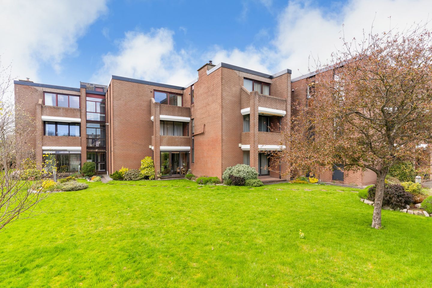 2 Glencairn, Harbour Road, Dalkey, Co Dublin, A96WN30 is for sale on