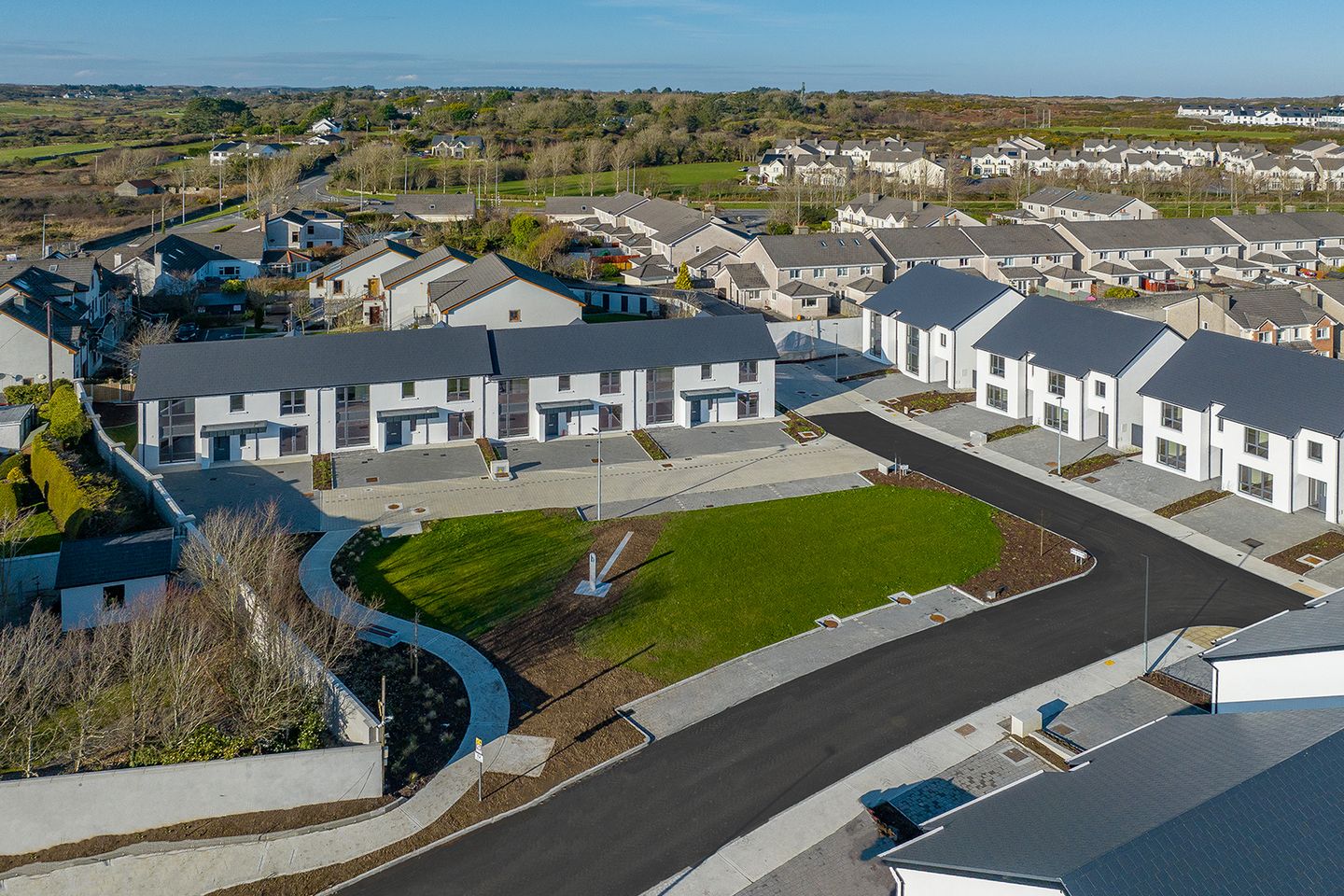 Léana Mór, Léana Mór, Cappagh Road, Knocknacarra, Co. Galway is for