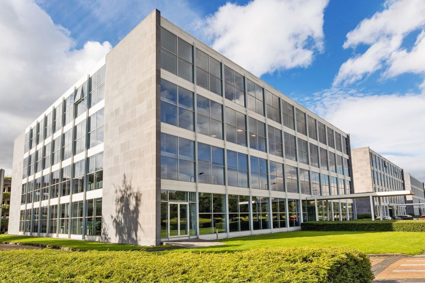 Commercial property for rent in Estuary House Block P7, Eastpoint