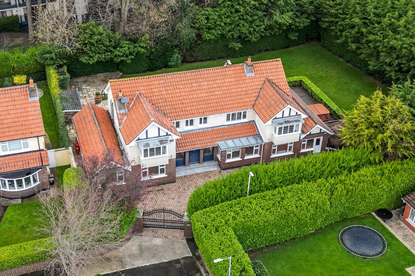 Beckonsdale, 22 Avonmore, Foxrock, Dublin 18, D18K1W2
