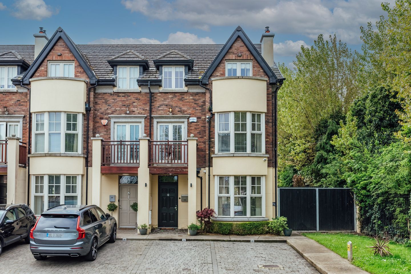 25 Browns Barn Wood, Kingswood, Kingswood, Dublin 22, D22E393 is for